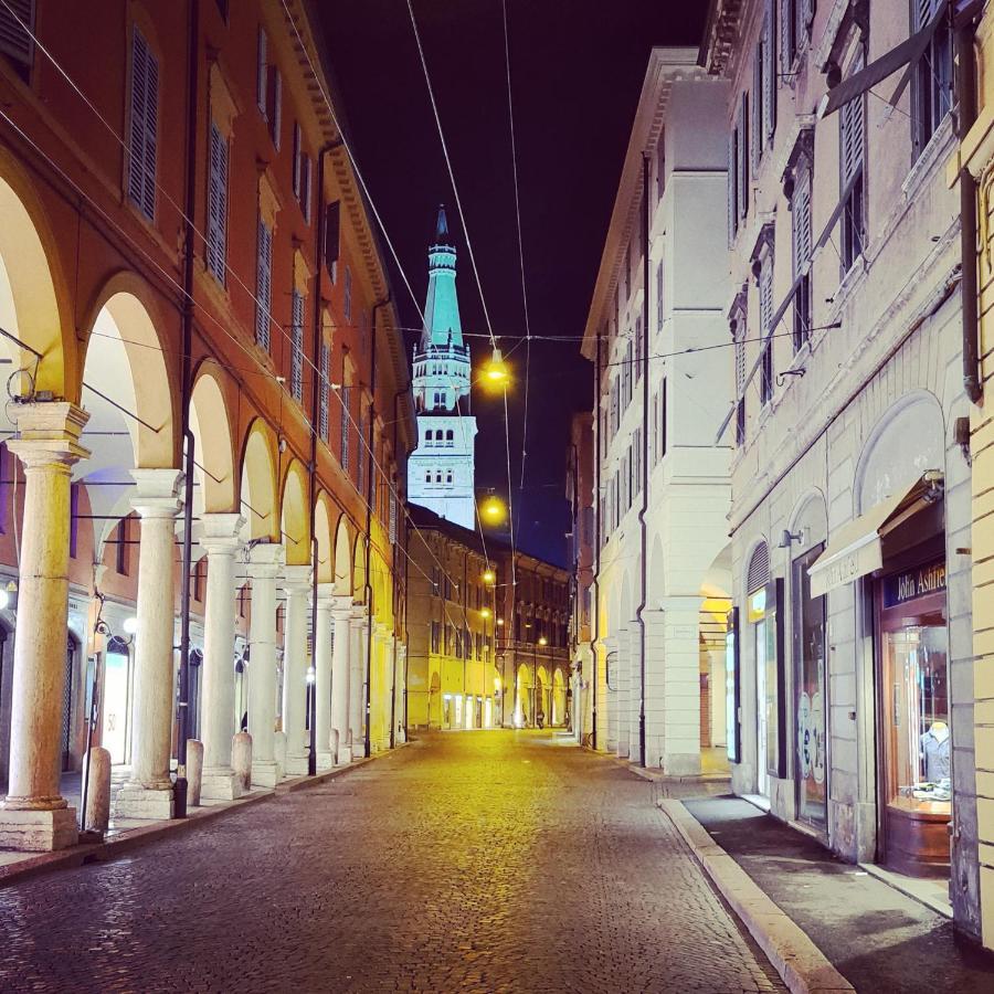 Apartamento Casa Viola, Deliziosa Mansarda In Centro Storico Módena Exterior foto