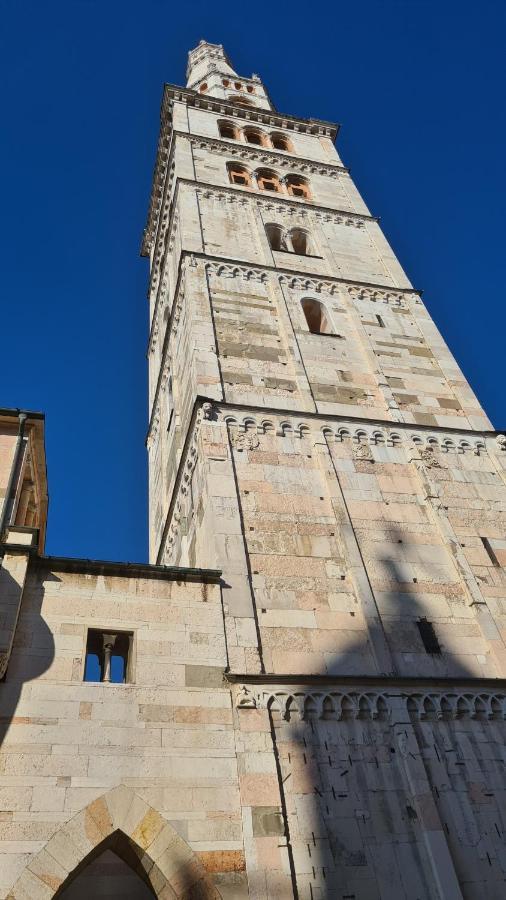 Apartamento Casa Viola, Deliziosa Mansarda In Centro Storico Módena Exterior foto