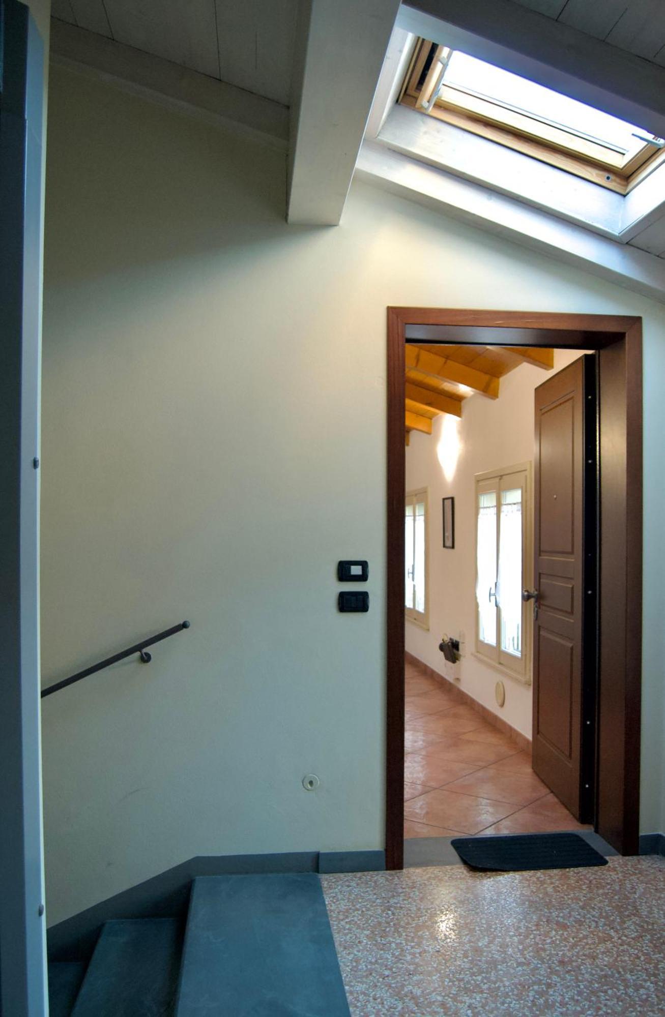 Apartamento Casa Viola, Deliziosa Mansarda In Centro Storico Módena Exterior foto