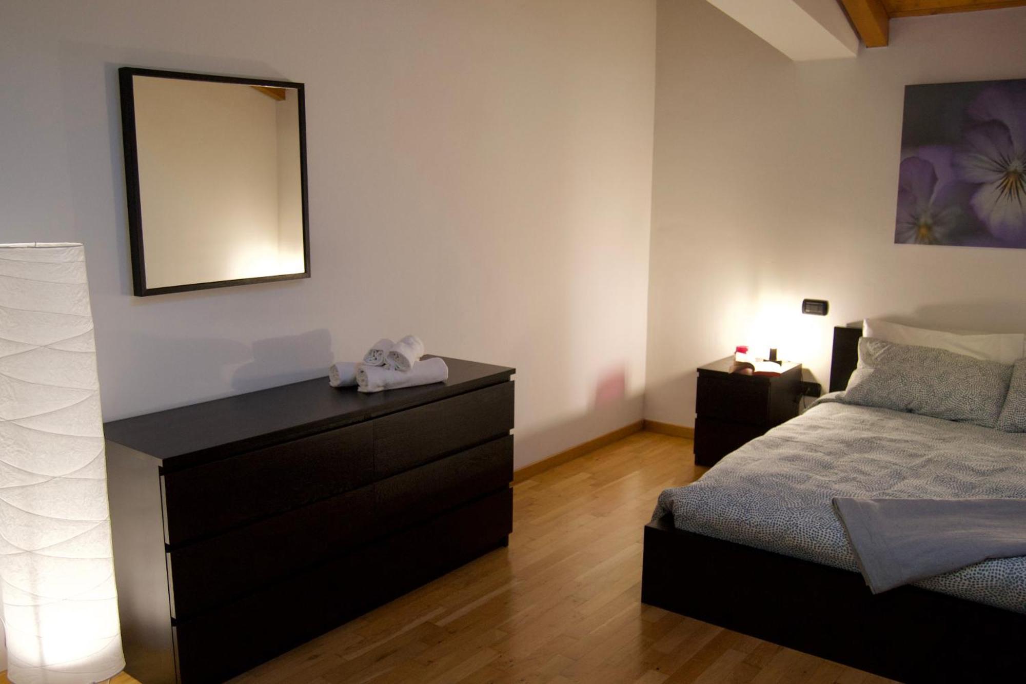 Apartamento Casa Viola, Deliziosa Mansarda In Centro Storico Módena Exterior foto