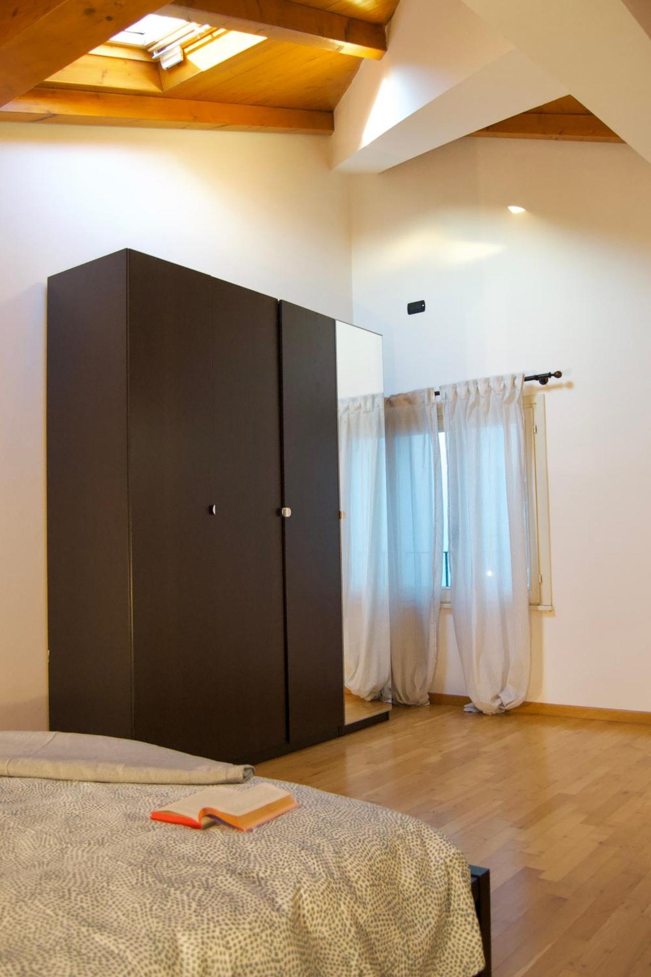 Apartamento Casa Viola, Deliziosa Mansarda In Centro Storico Módena Exterior foto